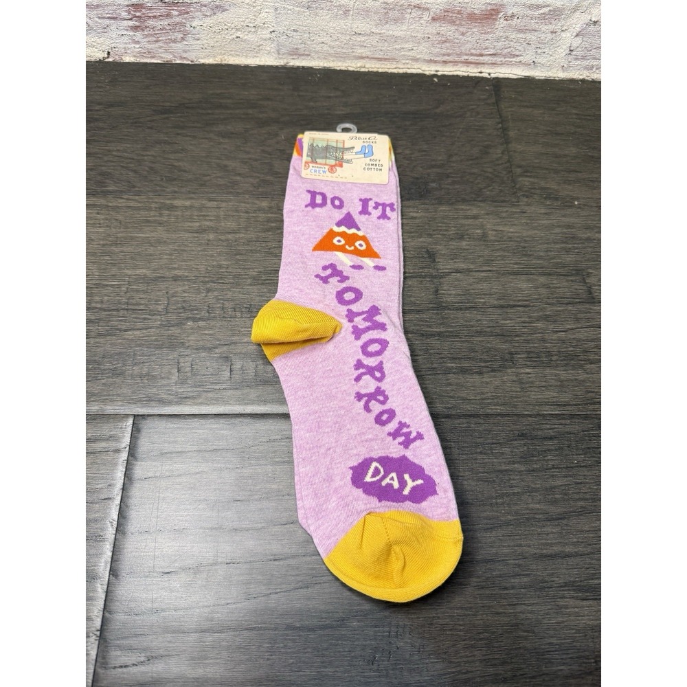 Blue Q Novelty Women's Crew Socks - Do it Tomorrow Day New